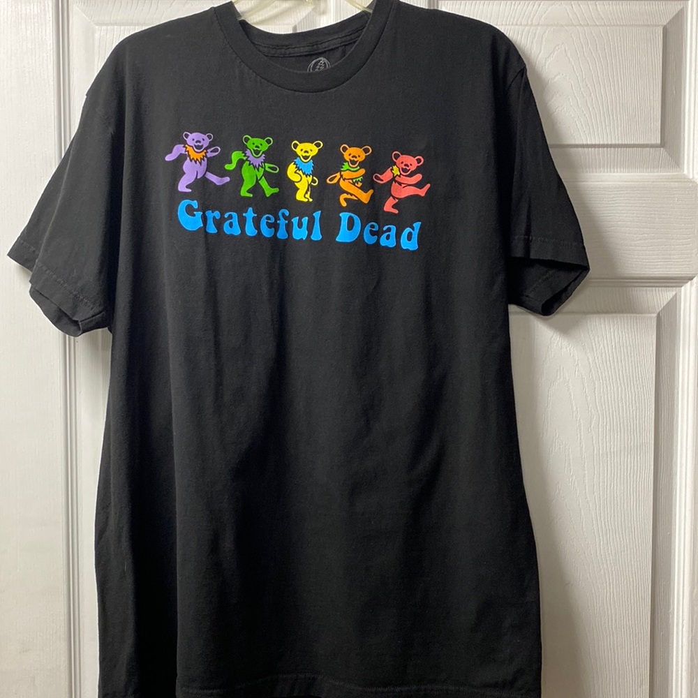 GRATEFULDEAD short Sleeve Black T-shirt.  2021 Colorful Bears On Front Of Shirt.